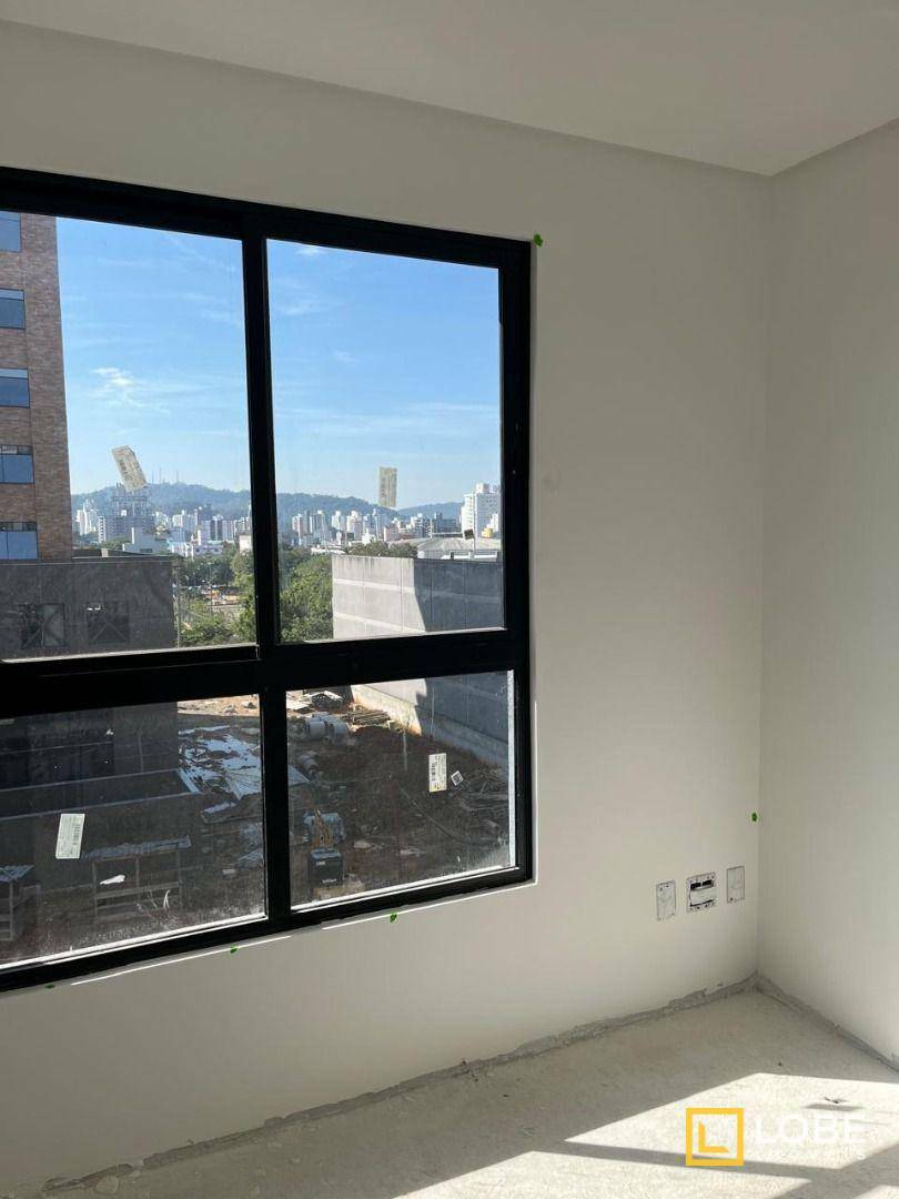 Apartamento à venda com 1 quarto, 37m² - Foto 1