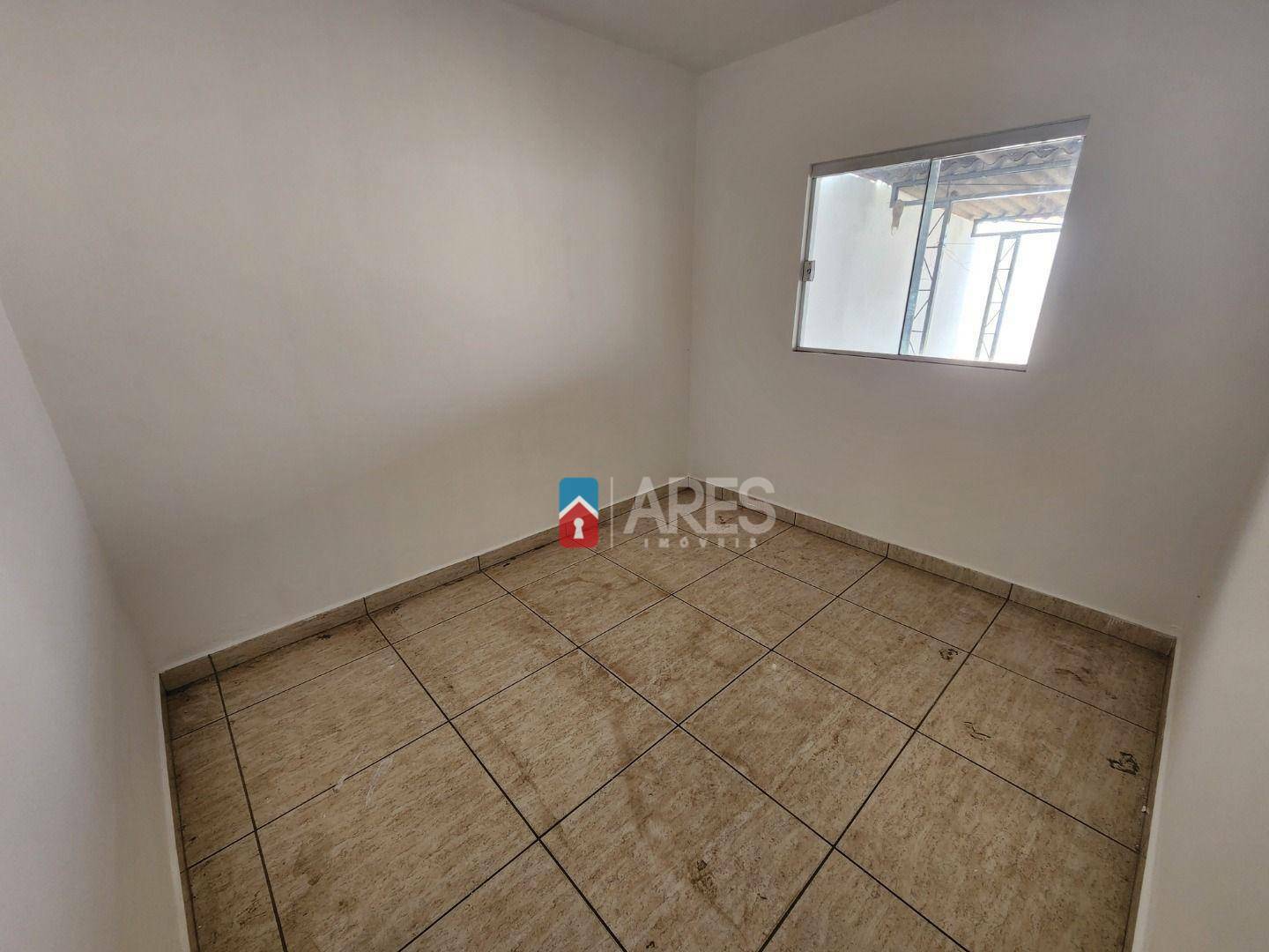 Casa à venda com 3 quartos, 90m² - Foto 5