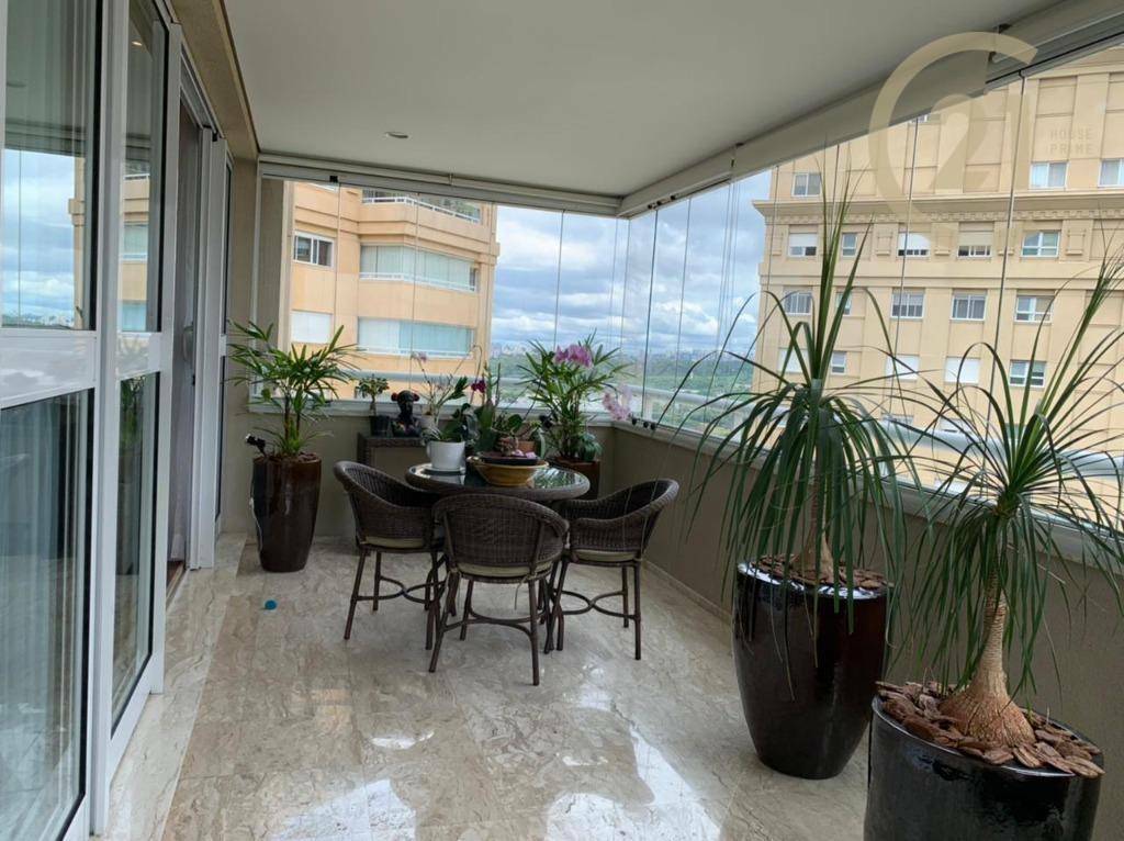 Apartamento à venda com 4 quartos, 317m² - Foto 2