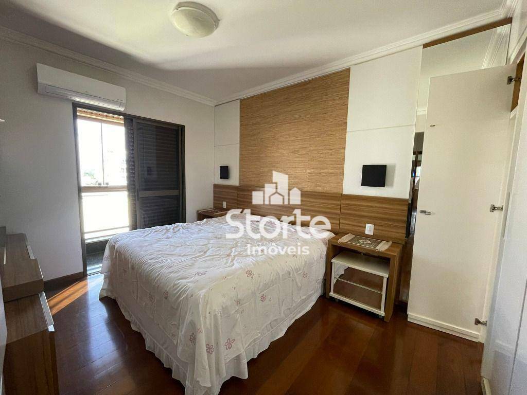 Apartamento à venda com 4 quartos, 204m² - Foto 14