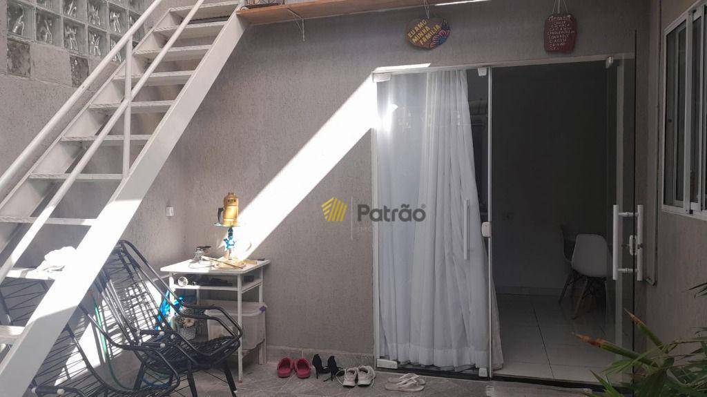 Sobrado à venda com 7 quartos, 316m² - Foto 3