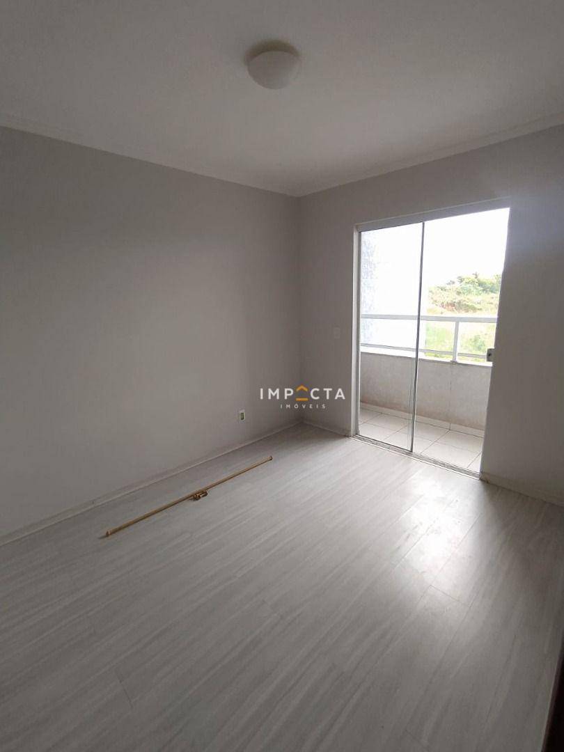 Apartamento à venda com 2 quartos, 65m² - Foto 3