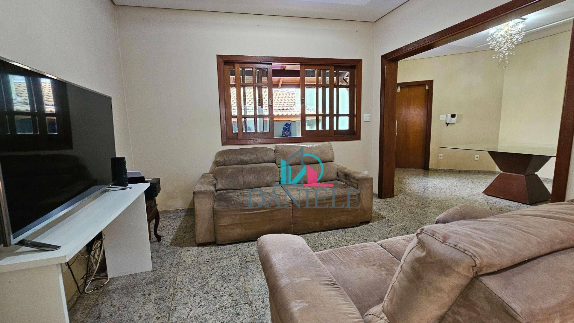 Casa à venda com 3 quartos, 206m² - Foto 10