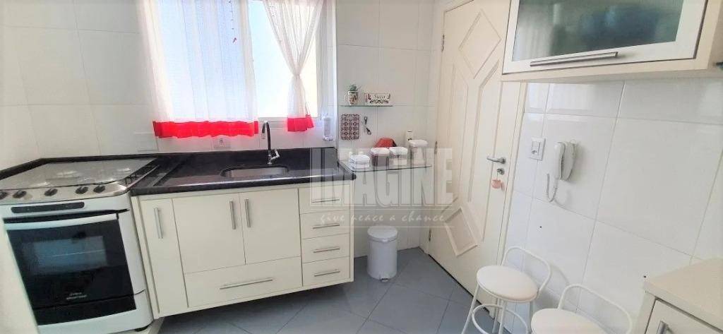 Apartamento à venda com 2 quartos, 70m² - Foto 8