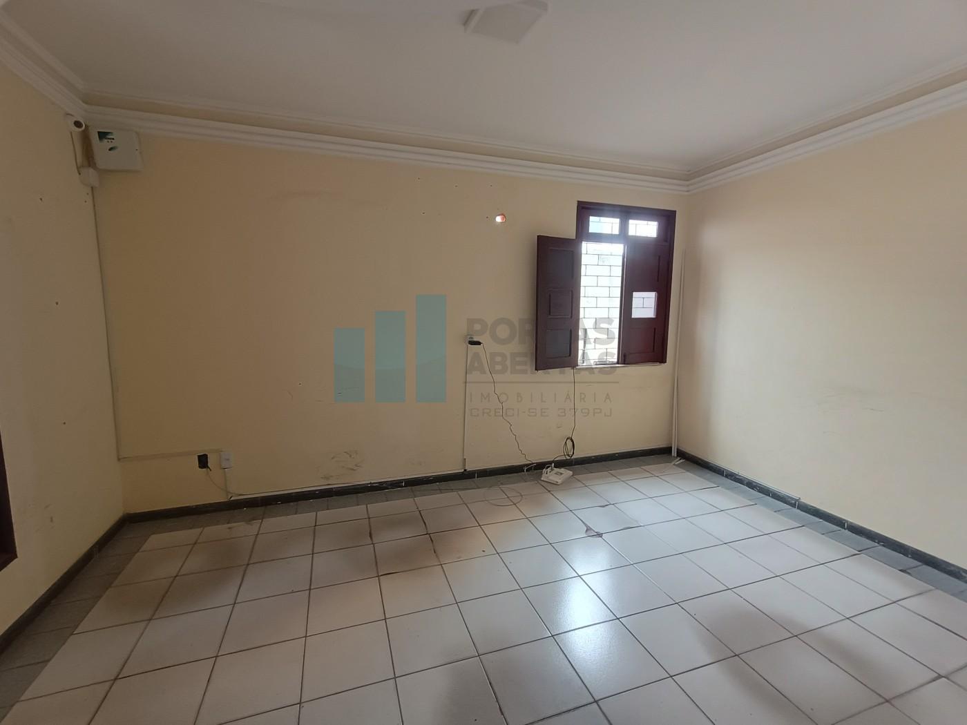 Casa para alugar com 6 quartos, 247m² - Foto 12
