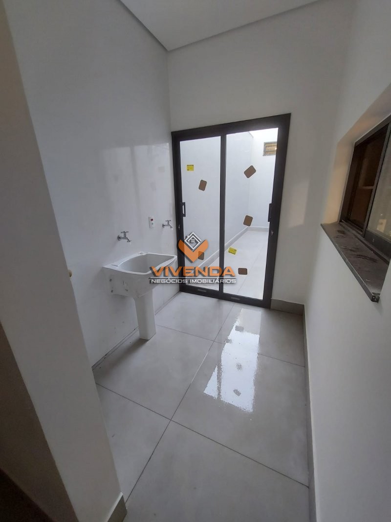 Casa à venda com 3 quartos, 200m² - Foto 17