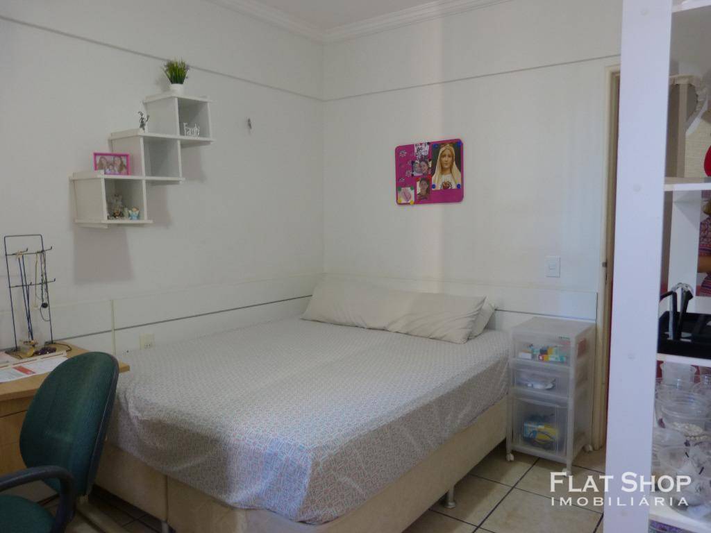 Apartamento à venda com 3 quartos, 135m² - Foto 22