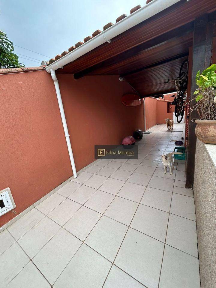 Casa à venda com 3 quartos, 210m² - Foto 26