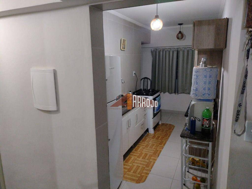 Apartamento à venda com 2 quartos, 63m² - Foto 7