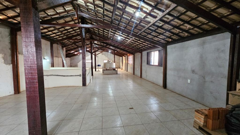 Casa à venda com 5 quartos, 196m² - Foto 21