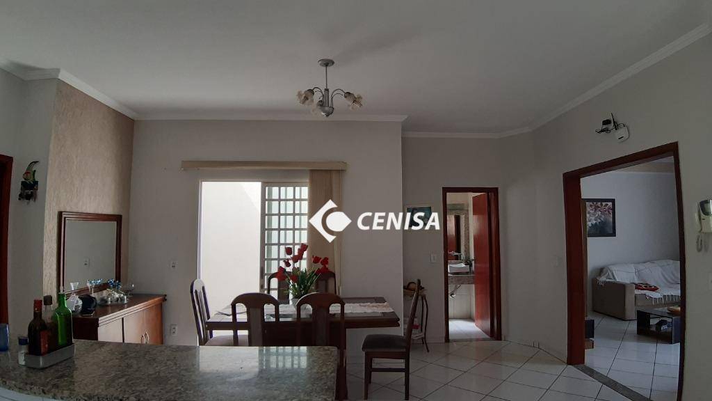 Casa à venda com 3 quartos, 190m² - Foto 24