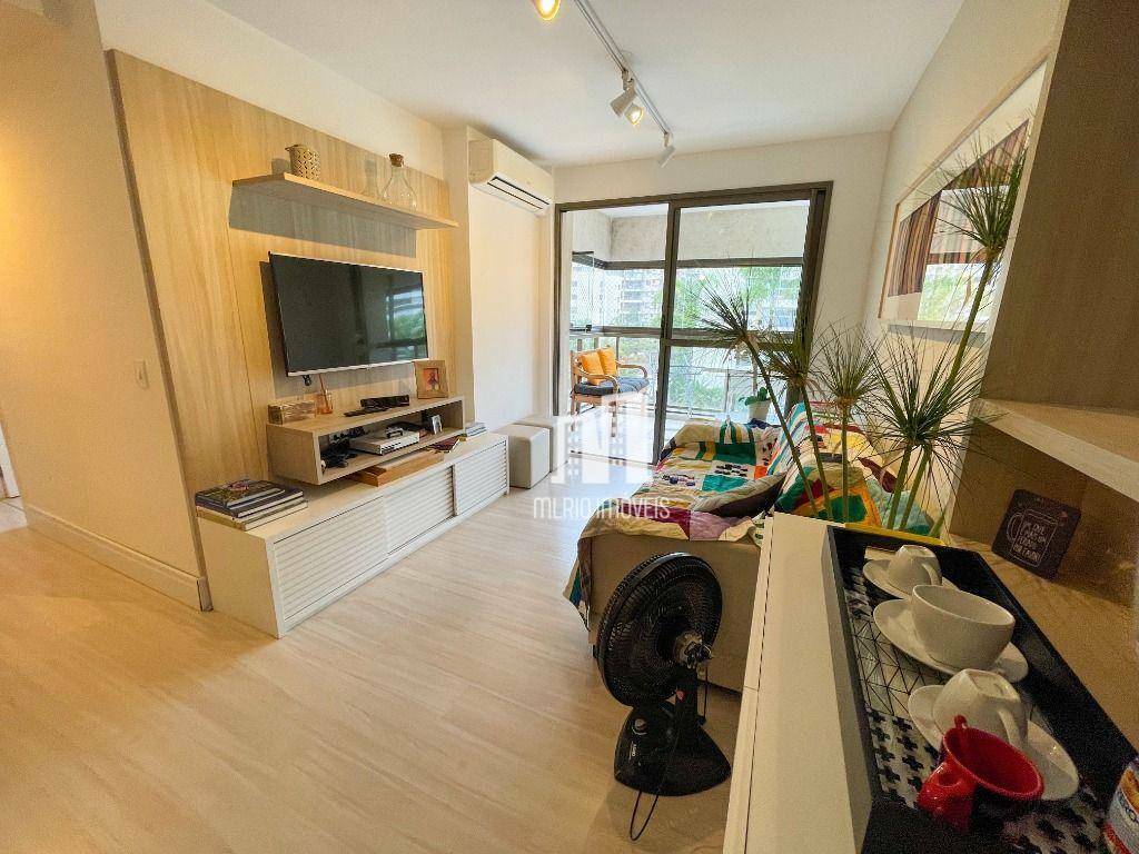 Apartamento à venda com 3 quartos, 85m² - Foto 2