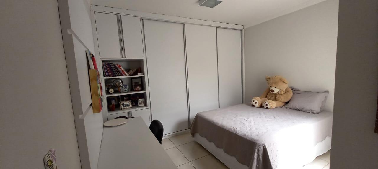 Casa à venda com 3 quartos, 240m² - Foto 24