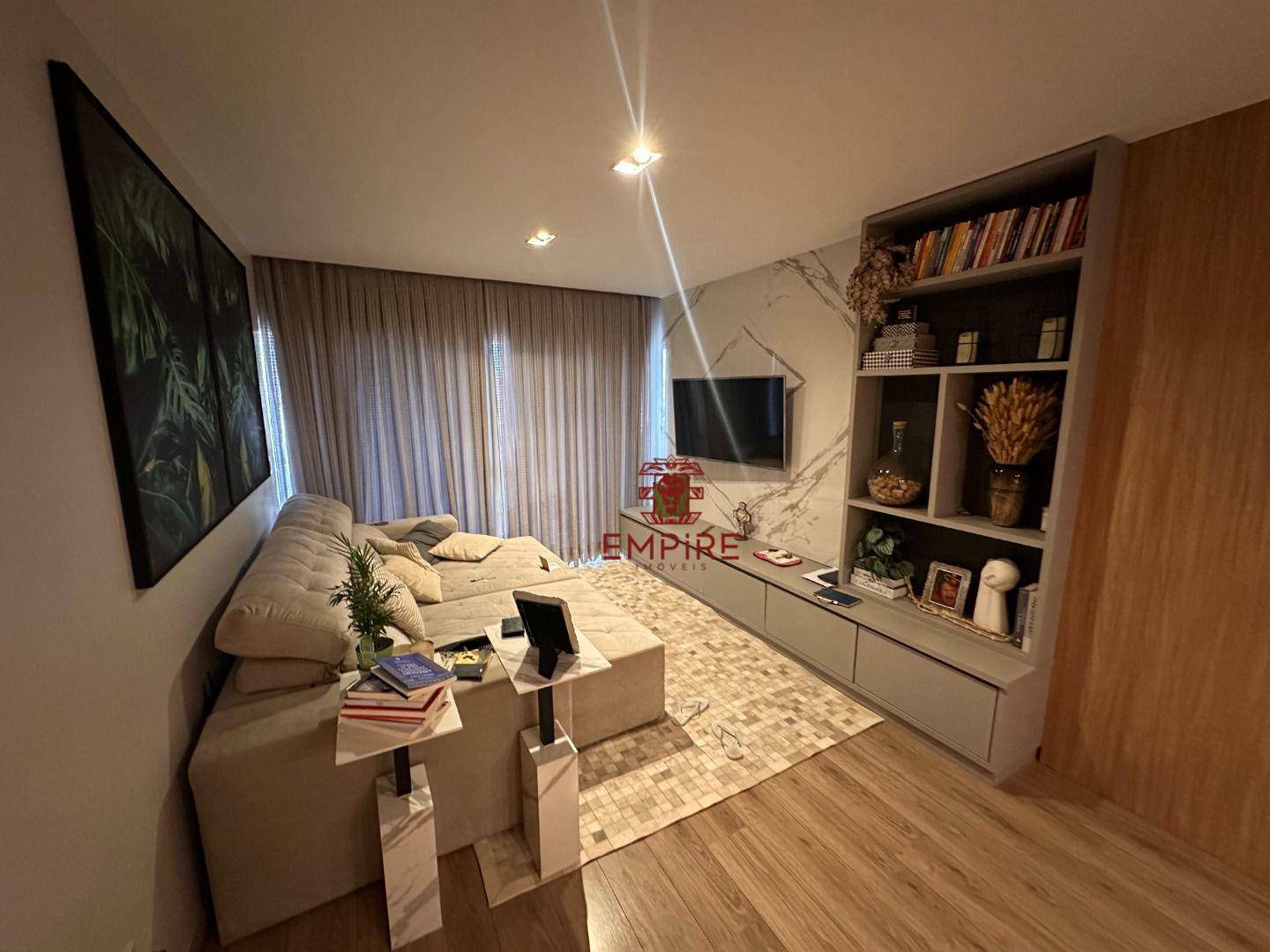 Apartamento à venda com 3 quartos, 116m² - Foto 1