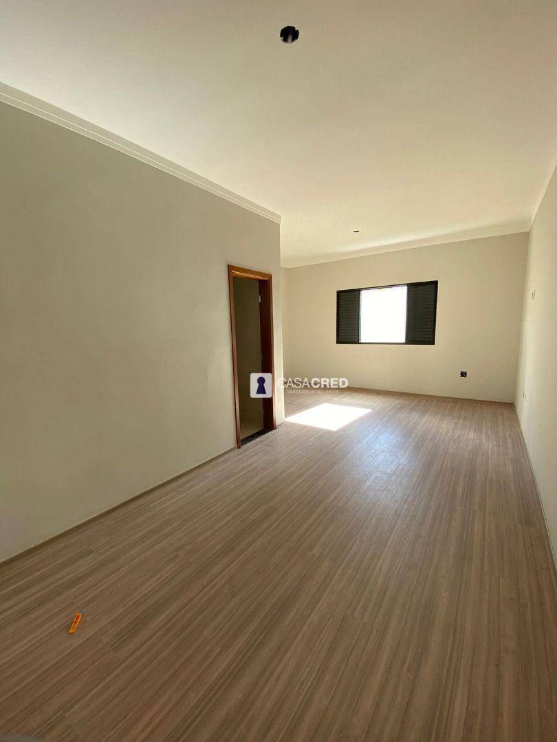 Casa à venda com 3 quartos, 220m² - Foto 6