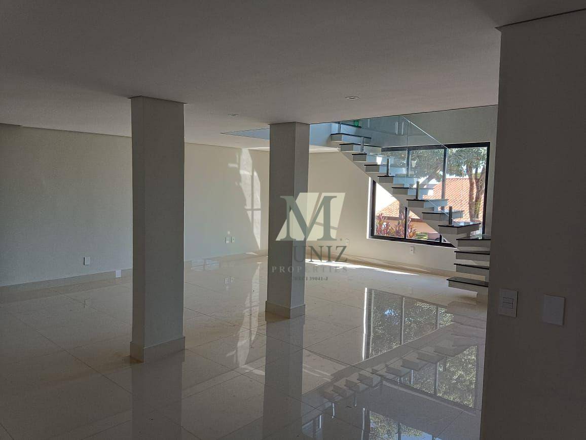 Casa à venda com 3 quartos, 350m² - Foto 2