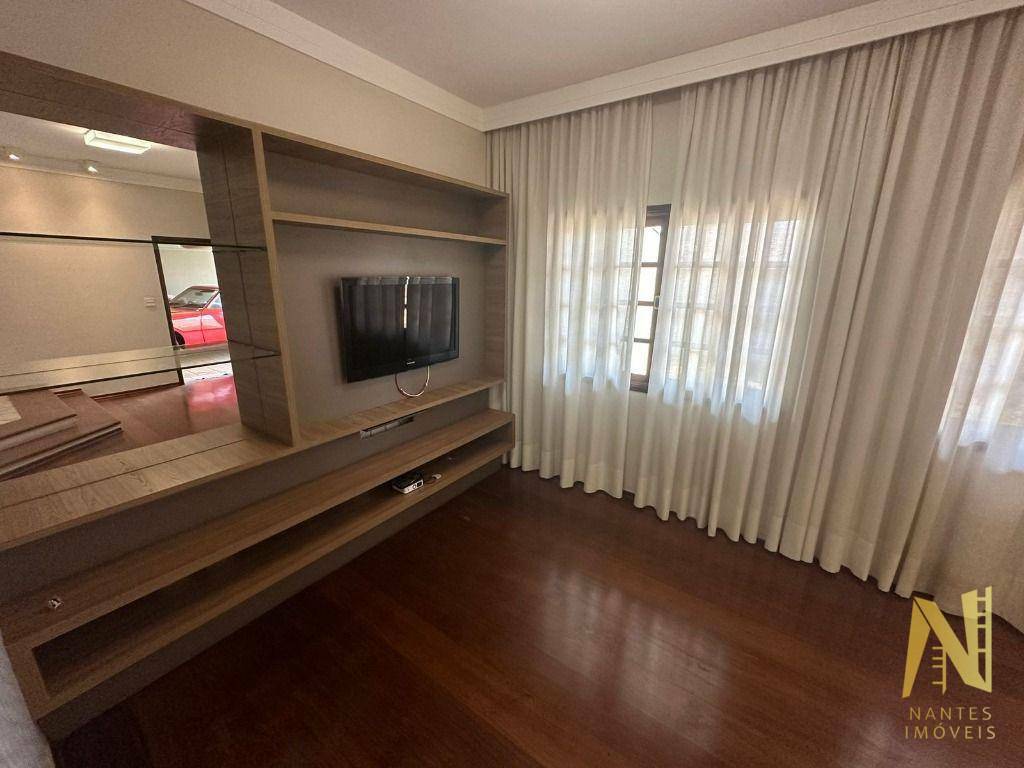 Casa à venda com 3 quartos, 210m² - Foto 9