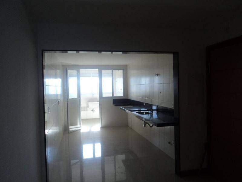 Apartamento à venda com 4 quartos, 251m² - Foto 12