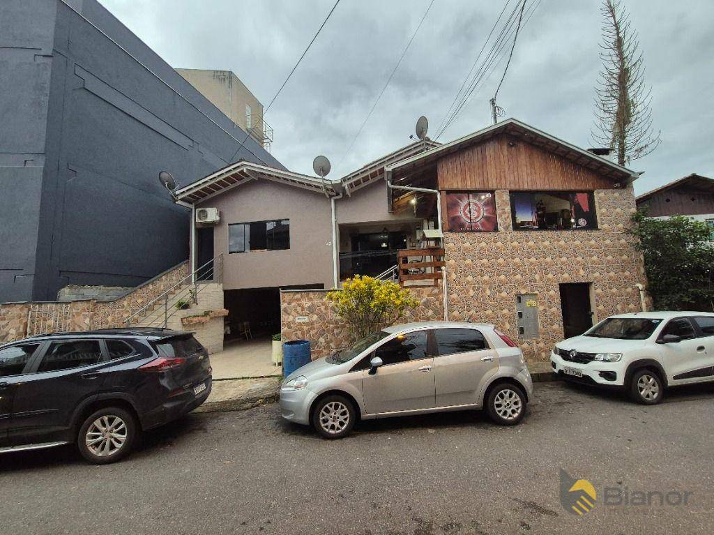 Casa à venda com 3 quartos, 300m² - Foto 18
