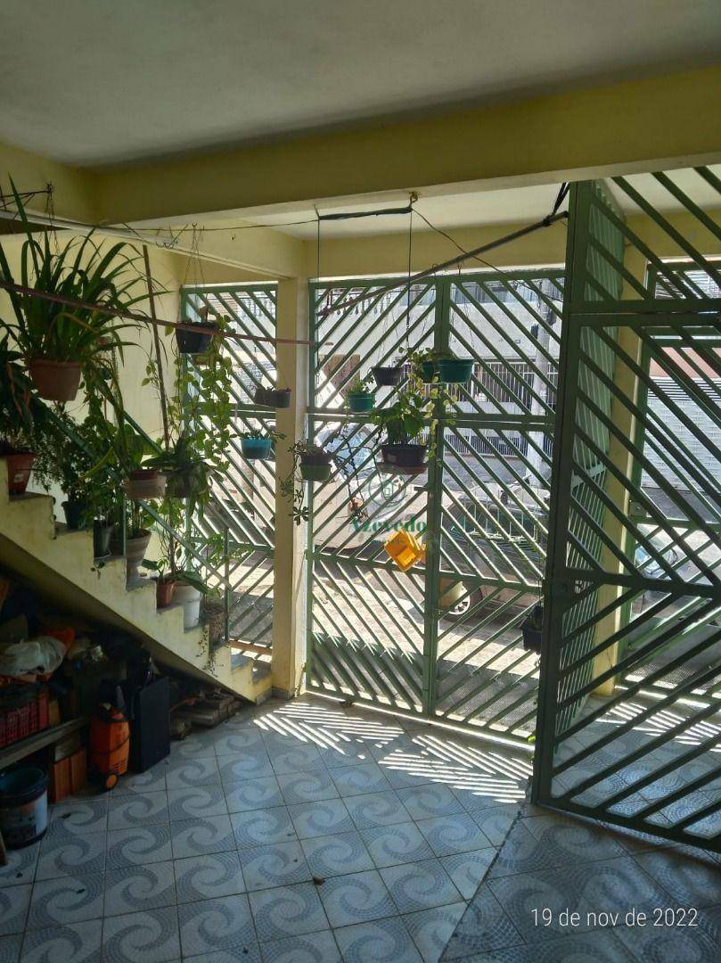 Sobrado à venda com 2 quartos, 180m² - Foto 3