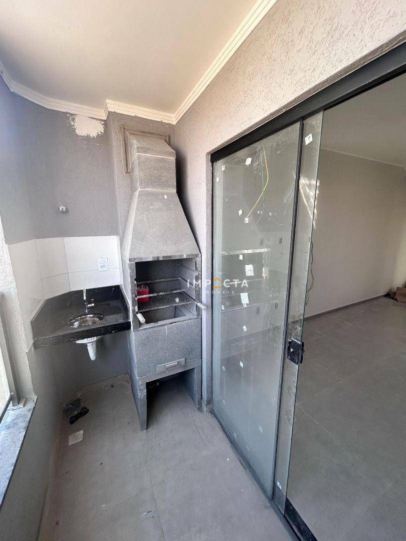 Apartamento à venda com 2 quartos, 62m² - Foto 2