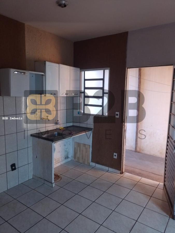 Casa à venda com 2 quartos, 150m² - Foto 7