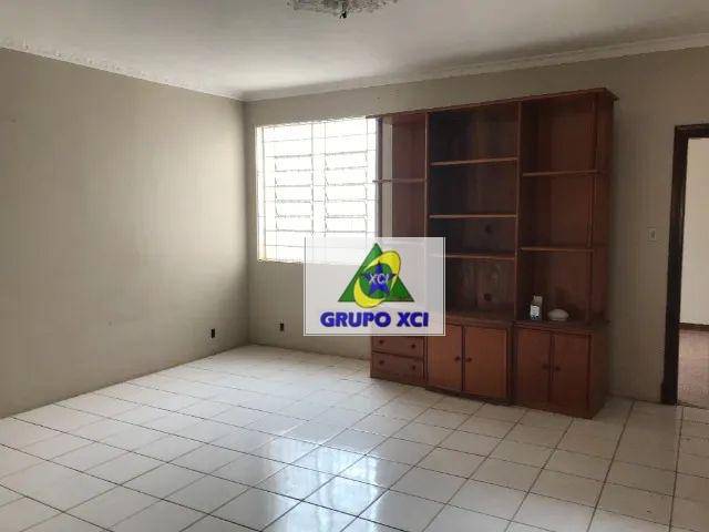 Casa para alugar com 3 quartos, 561m² - Foto 4