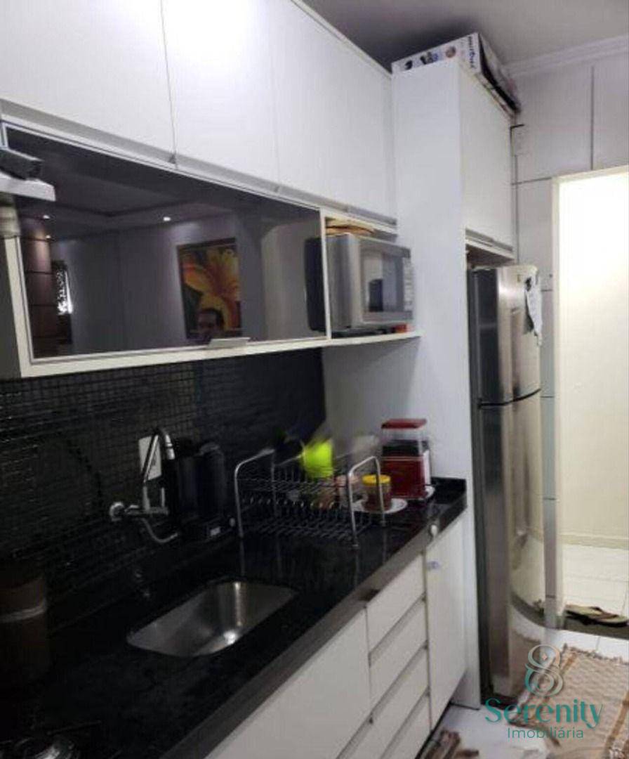 Apartamento à venda com 3 quartos, 65m² - Foto 2