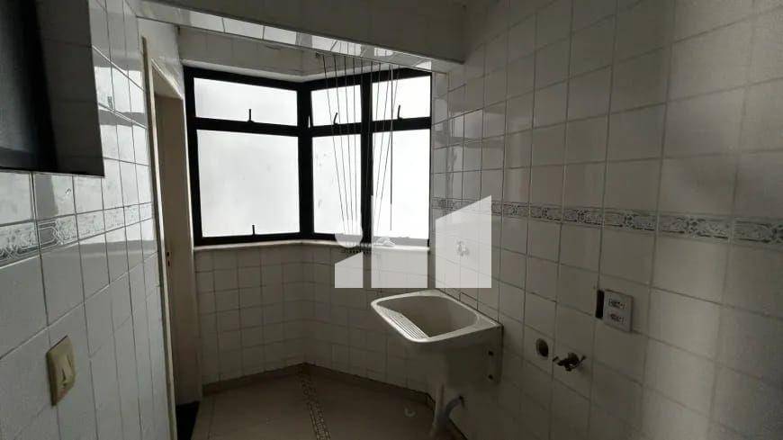 Apartamento para alugar com 4 quartos, 140m² - Foto 4