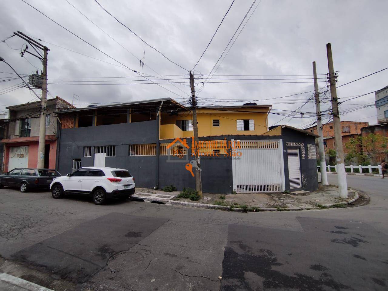 Casa à venda com 4 quartos, 200m² - Foto 3