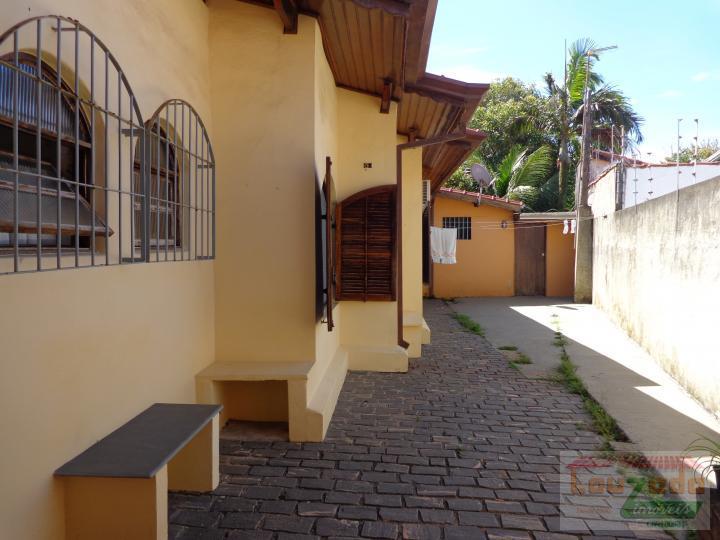 Casa à venda com 3 quartos, 420m² - Foto 8