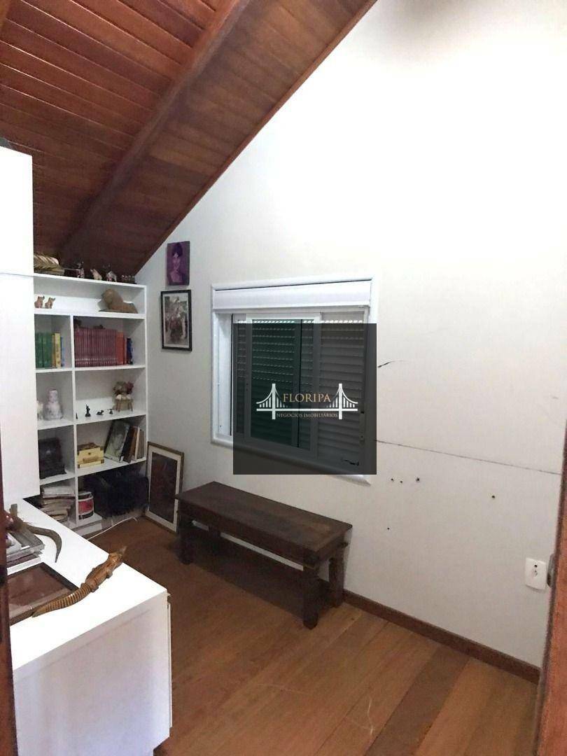 Casa à venda com 3 quartos, 261m² - Foto 17