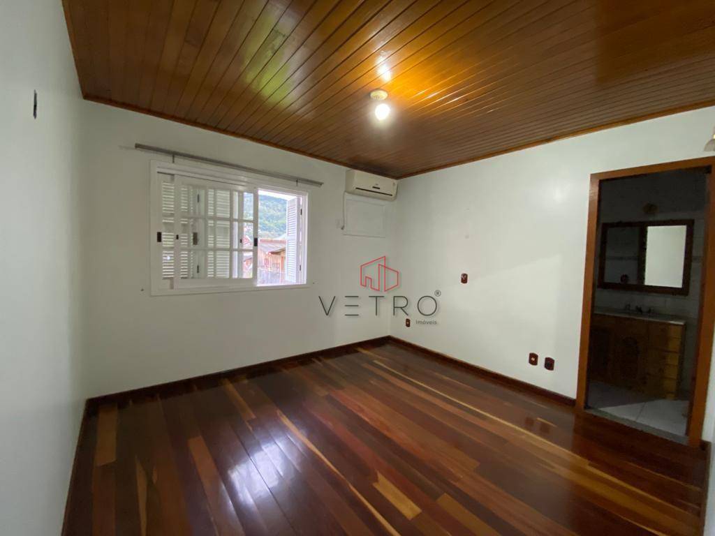 Casa à venda com 2 quartos, 80m² - Foto 4