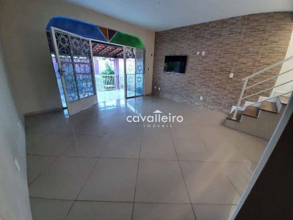 Casa à venda com 3 quartos, 240m² - Foto 4