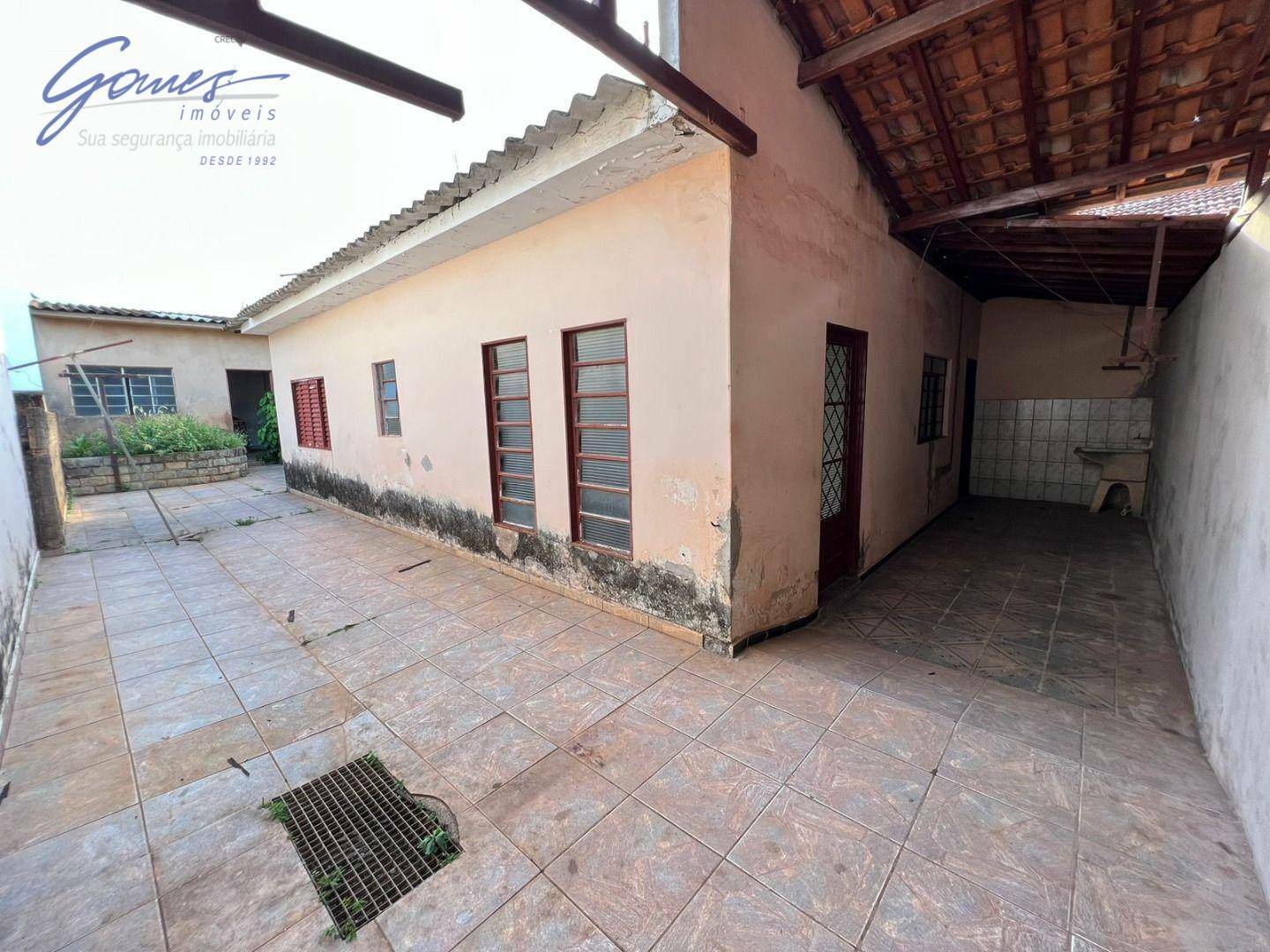 Casa à venda com 5 quartos, 174m² - Foto 13