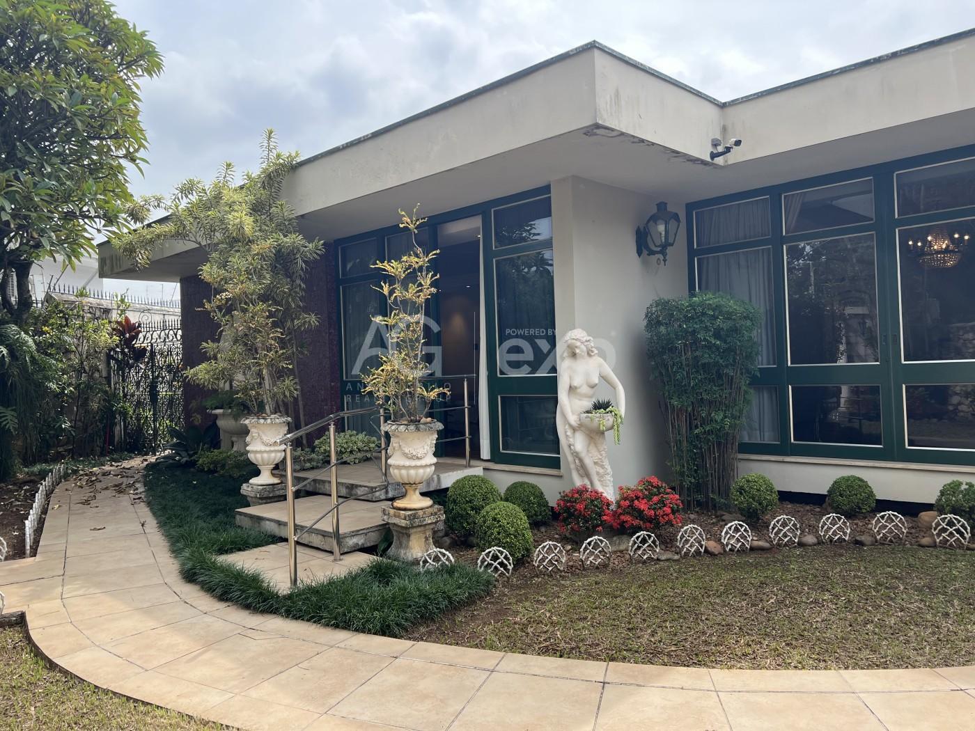 Casa à venda com 5 quartos, 430m² - Foto 1
