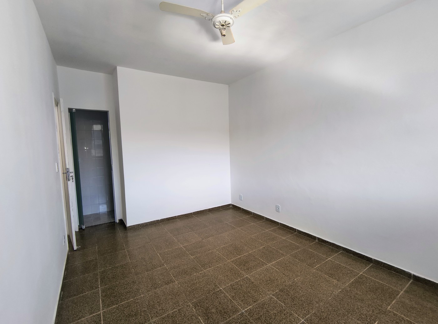 Casa à venda com 3 quartos, 600m² - Foto 8