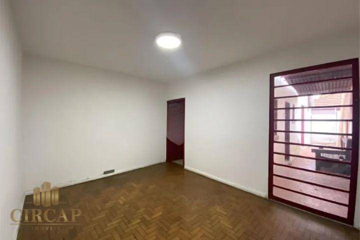 Casa à venda e aluguel com 3 quartos, 200m² - Foto 9