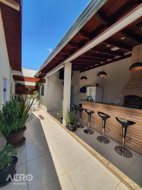 Casa à venda com 3 quartos, 180m² - Foto 2