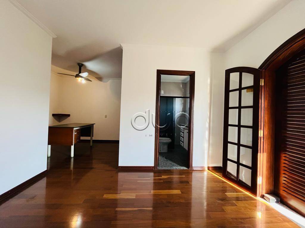 Casa à venda com 3 quartos, 244m² - Foto 19