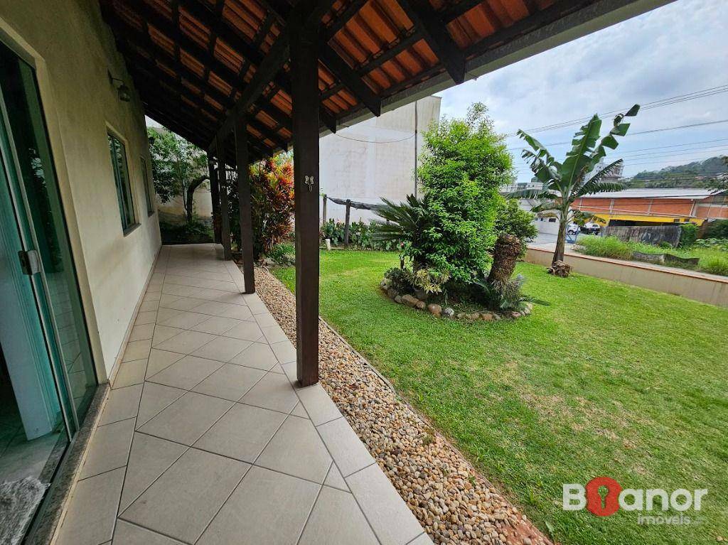 Casa à venda e aluguel com 3 quartos, 140m² - Foto 5