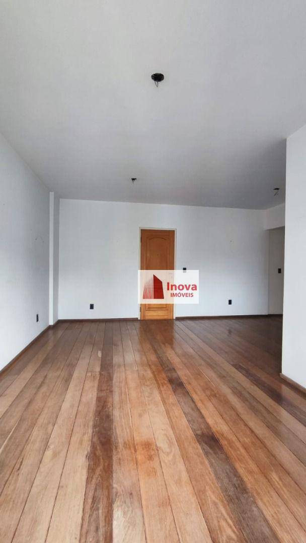 Apartamento para alugar com 3 quartos, 122m² - Foto 10