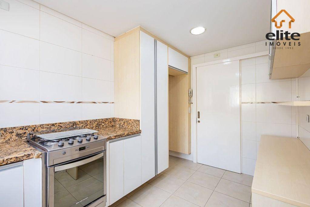 Apartamento para alugar com 3 quartos, 151m² - Foto 32
