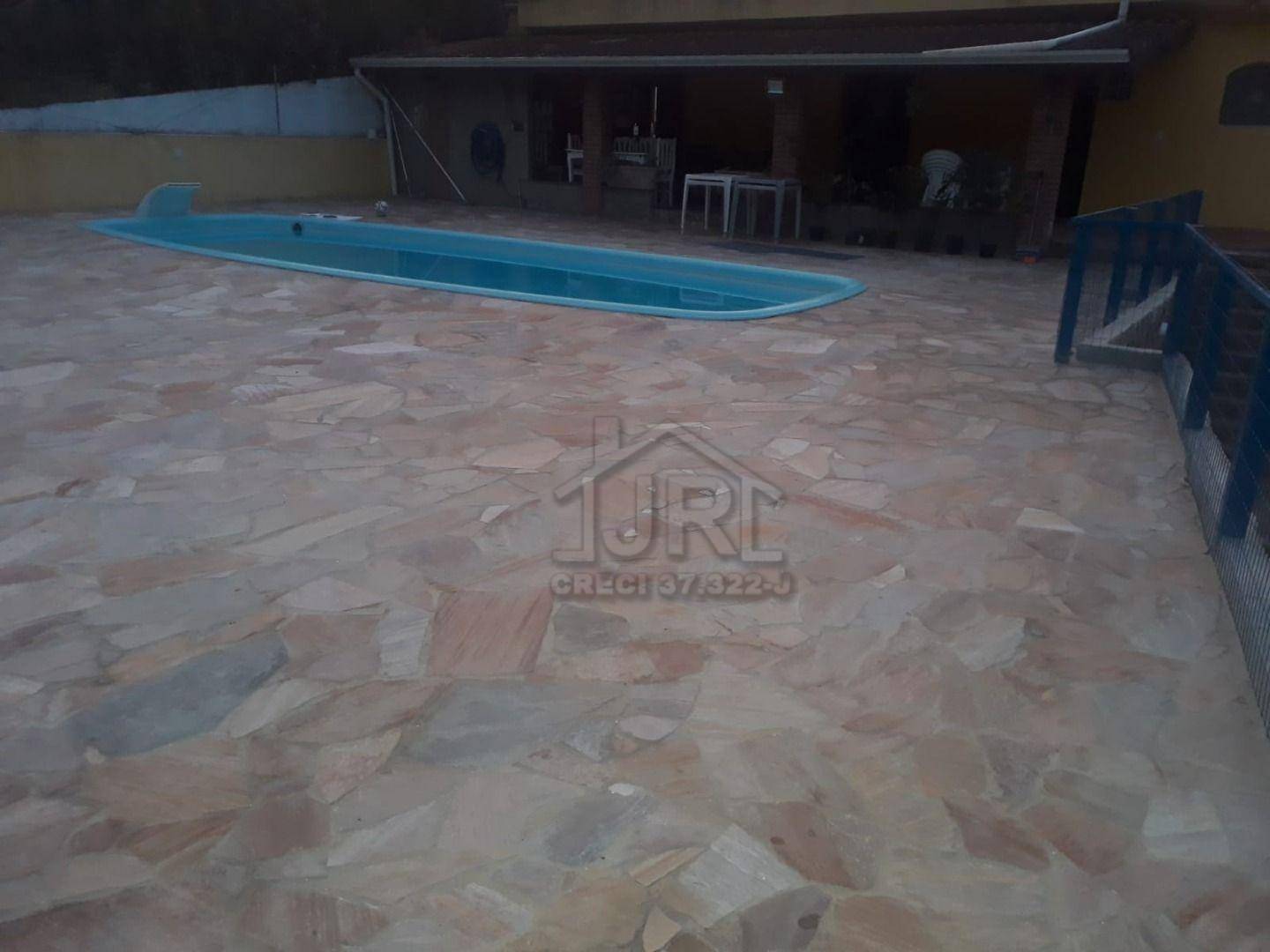 Chácara, 3 quartos, 1560 m² - Foto 1