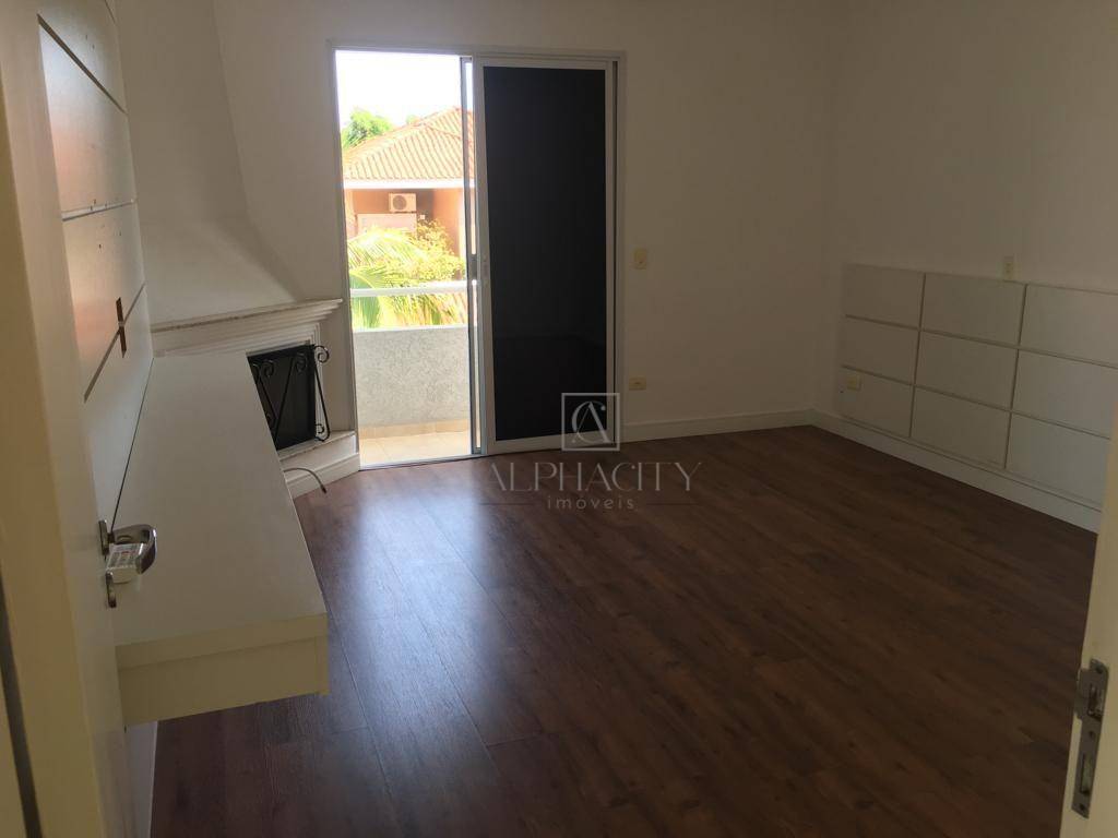 Casa de Condomínio à venda com 4 quartos, 300m² - Foto 21