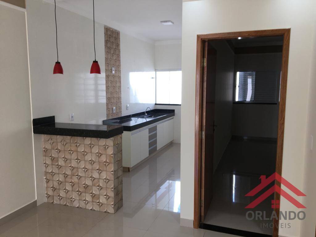 Casa à venda com 2 quartos, 70m² - Foto 4