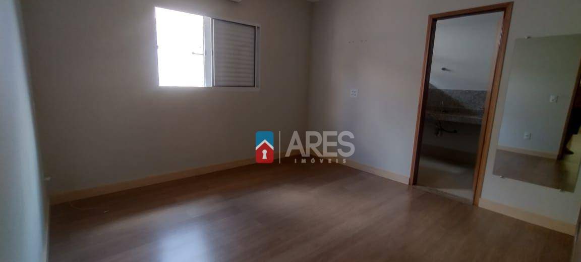 Casa à venda com 2 quartos, 115m² - Foto 11