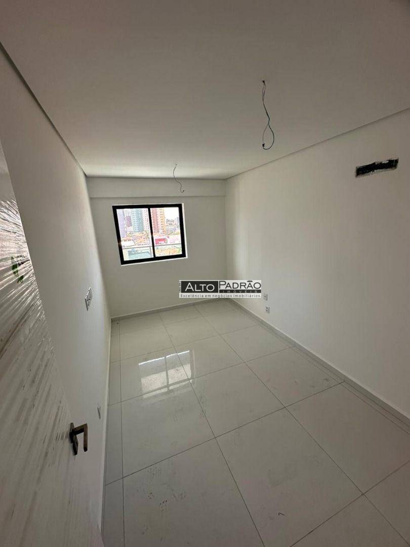 Apartamento à venda com 3 quartos, 83m² - Foto 13