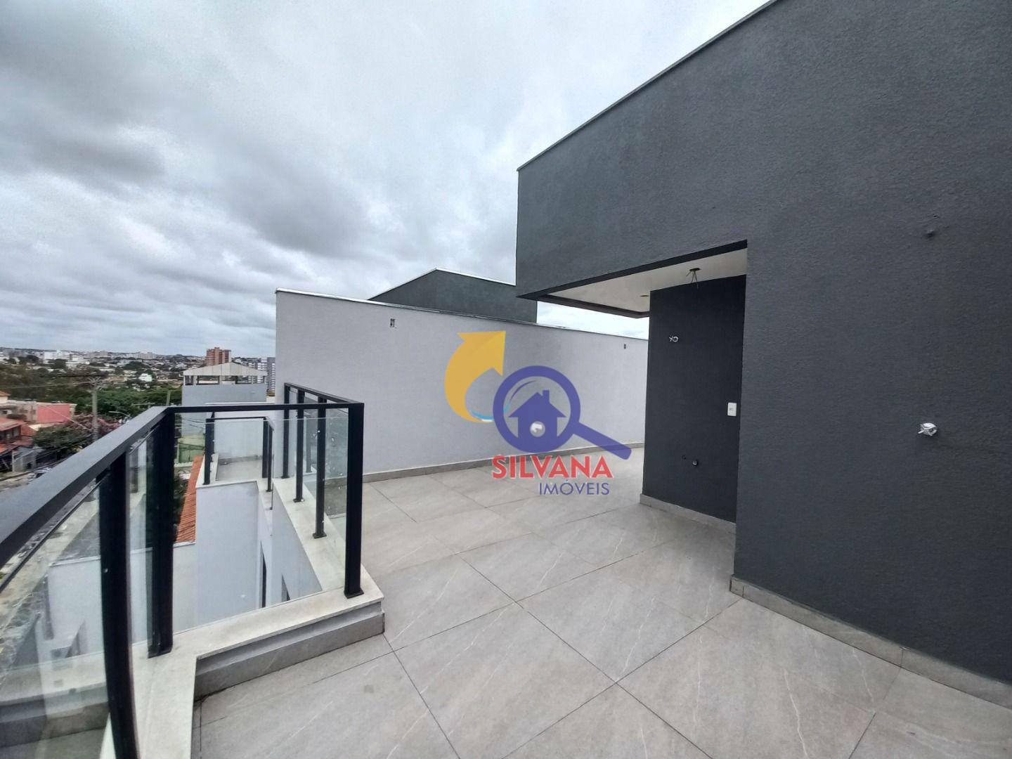 Casa à venda com 3 quartos, 90m² - Foto 1