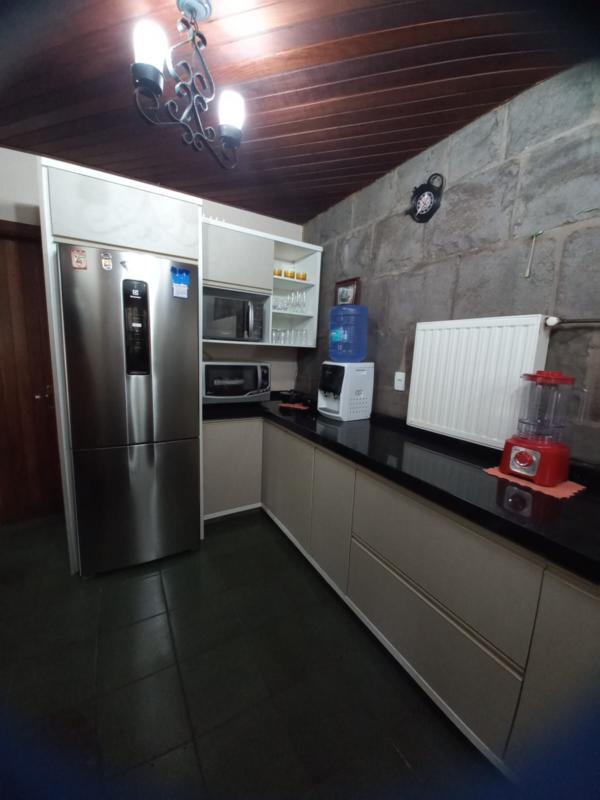 Casa à venda com 3 quartos, 240m² - Foto 12